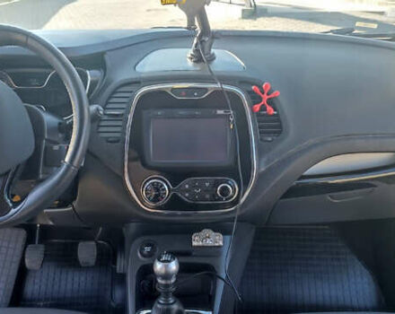 Бежевий Рено Каптур, об'ємом двигуна 1.5 л та пробігом 147 тис. км за 12600 $, фото 7 на Automoto.ua