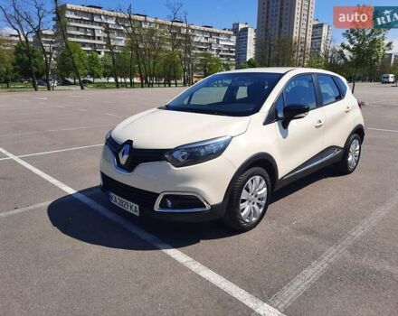 Бежевый Рено Каптур, объемом двигателя 1.2 л и пробегом 183 тыс. км за 9700 $, фото 2 на Automoto.ua
