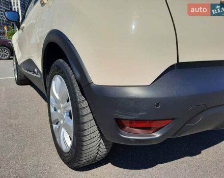 Бежевый Рено Каптур, объемом двигателя 1.2 л и пробегом 183 тыс. км за 9700 $, фото 15 на Automoto.ua