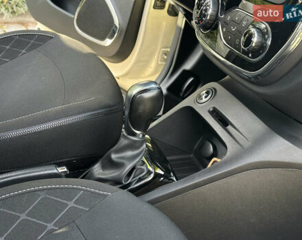 Бежевый Рено Каптур, объемом двигателя 1.46 л и пробегом 100 тыс. км за 13200 $, фото 36 на Automoto.ua