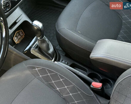 Бежевый Рено Каптур, объемом двигателя 1.46 л и пробегом 100 тыс. км за 13200 $, фото 42 на Automoto.ua