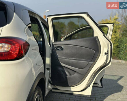 Бежевый Рено Каптур, объемом двигателя 1.46 л и пробегом 100 тыс. км за 13200 $, фото 22 на Automoto.ua