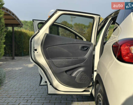 Бежевый Рено Каптур, объемом двигателя 1.46 л и пробегом 100 тыс. км за 13200 $, фото 27 на Automoto.ua