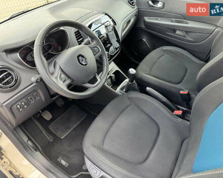 Бежевий Рено Каптур, об'ємом двигуна 0.9 л та пробігом 54 тис. км за 13599 $, фото 9 на Automoto.ua