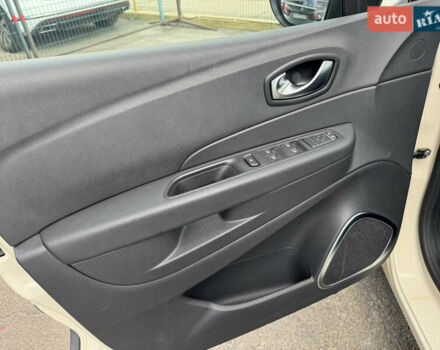 Бежевий Рено Каптур, об'ємом двигуна 0.9 л та пробігом 54 тис. км за 13599 $, фото 10 на Automoto.ua