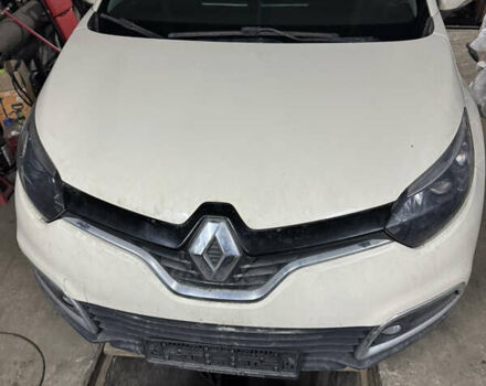 Бежевый Рено Каптур, объемом двигателя 0 л и пробегом 65 тыс. км за 11000 $, фото 1 на Automoto.ua