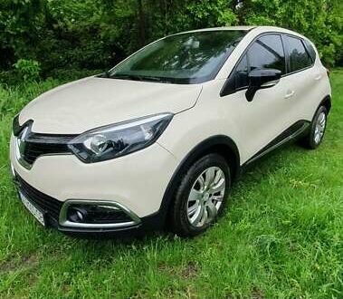 Рено Каптур 2016 в Киеве на Automoto.ua Бежевый Рено Каптур, объемом двигателя 1.46 л и пробегом 264 тыс. км за 10500 $, фото 1 на Automoto.ua