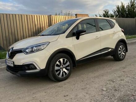 Бежевый Рено Каптур, объемом двигателя 0.9 л и пробегом 54 тыс. км за 13599 $, фото 1 на Automoto.ua