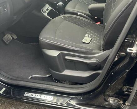 Черный Рено Каптур, объемом двигателя 1.2 л и пробегом 54 тыс. км за 12300 $, фото 10 на Automoto.ua