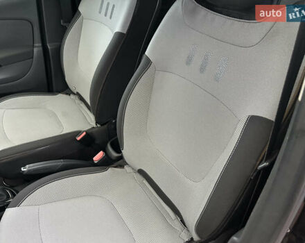 Чорний Рено Каптур, об'ємом двигуна 1.2 л та пробігом 133 тис. км за 9999 $, фото 11 на Automoto.ua