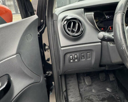 Черный Рено Каптур, объемом двигателя 1.5 л и пробегом 117 тыс. км за 10700 $, фото 13 на Automoto.ua