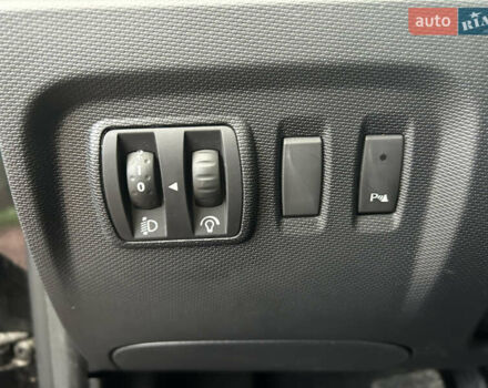 Чорний Рено Каптур, об'ємом двигуна 1.2 л та пробігом 133 тис. км за 9999 $, фото 23 на Automoto.ua