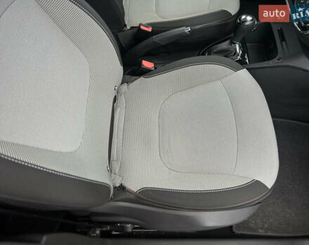 Чорний Рено Каптур, об'ємом двигуна 1.2 л та пробігом 133 тис. км за 9999 $, фото 43 на Automoto.ua