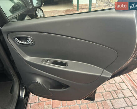 Чорний Рено Каптур, об'ємом двигуна 1.2 л та пробігом 133 тис. км за 9999 $, фото 37 на Automoto.ua