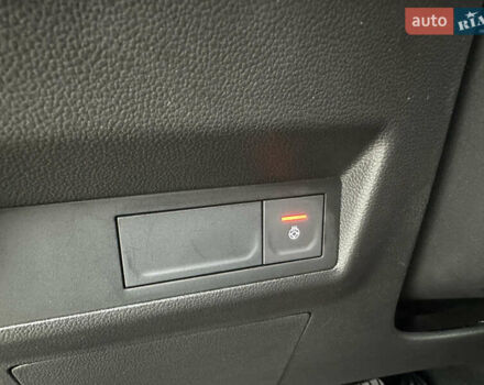 Черный Рено Каптур, объемом двигателя 1.6 л и пробегом 14 тыс. км за 19999 $, фото 24 на Automoto.ua