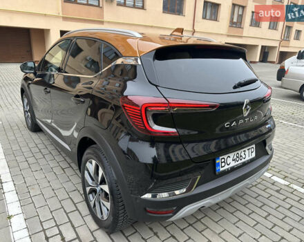 Черный Рено Каптур, объемом двигателя 1.6 л и пробегом 14 тыс. км за 19999 $, фото 5 на Automoto.ua