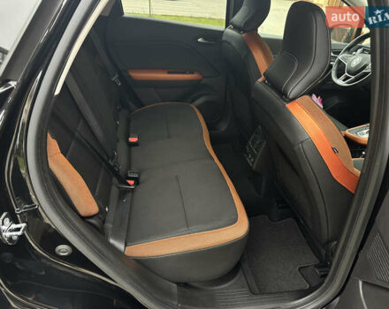 Черный Рено Каптур, объемом двигателя 1.6 л и пробегом 14 тыс. км за 19999 $, фото 48 на Automoto.ua