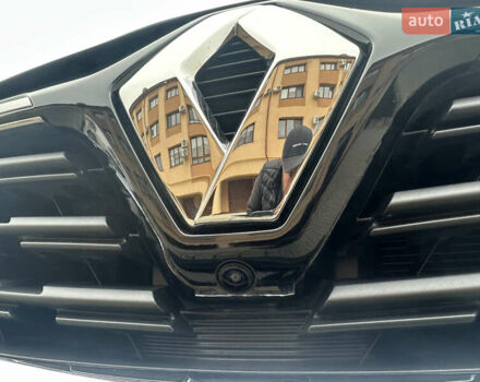 Черный Рено Каптур, объемом двигателя 1.6 л и пробегом 14 тыс. км за 19999 $, фото 17 на Automoto.ua