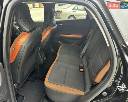 Черный Рено Каптур, объемом двигателя 1.6 л и пробегом 14 тыс. км за 19999 $, фото 47 на Automoto.ua