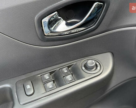 Коричневый Рено Каптур, объемом двигателя 1.2 л и пробегом 88 тыс. км за 12800 $, фото 19 на Automoto.ua