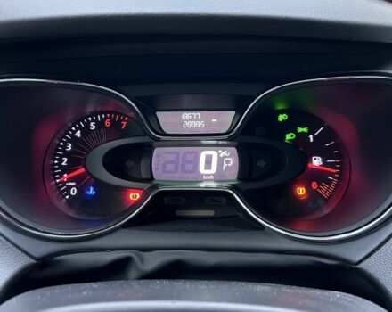 Красный Рено Каптур, объемом двигателя 0 л и пробегом 3 тыс. км за 11100 $, фото 7 на Automoto.ua