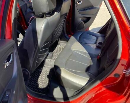 Красный Рено Каптур, объемом двигателя 1.5 л и пробегом 144 тыс. км за 12250 $, фото 9 на Automoto.ua