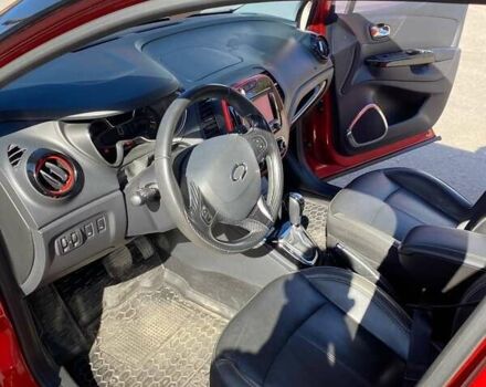 Красный Рено Каптур, объемом двигателя 1.5 л и пробегом 144 тыс. км за 12250 $, фото 16 на Automoto.ua