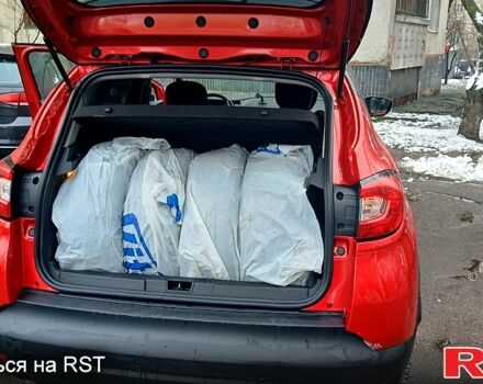Красный Рено Каптур, объемом двигателя 1.5 л и пробегом 100 тыс. км за 14500 $, фото 6 на Automoto.ua
