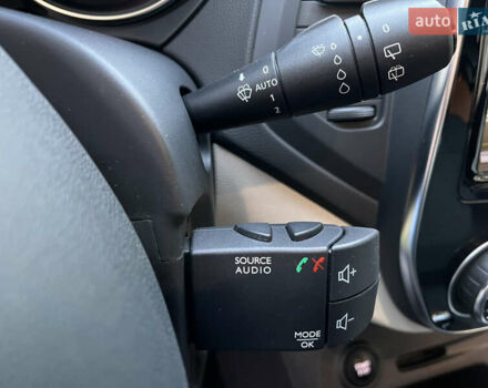 Червоний Рено Каптур, об'ємом двигуна 1.46 л та пробігом 18 тис. км за 16300 $, фото 22 на Automoto.ua