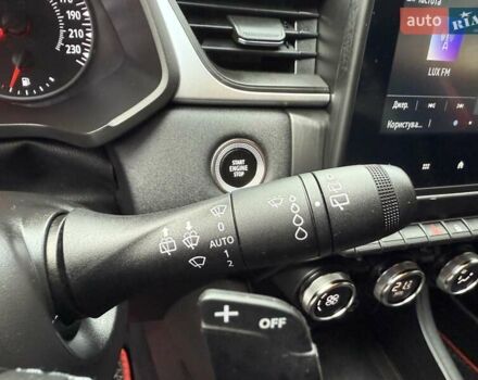 Красный Рено Каптур, объемом двигателя 1.3 л и пробегом 28 тыс. км за 18500 $, фото 66 на Automoto.ua