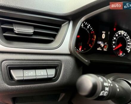 Красный Рено Каптур, объемом двигателя 1.3 л и пробегом 28 тыс. км за 18500 $, фото 65 на Automoto.ua