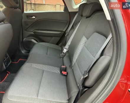 Красный Рено Каптур, объемом двигателя 1.3 л и пробегом 28 тыс. км за 18500 $, фото 45 на Automoto.ua