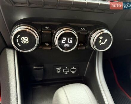 Красный Рено Каптур, объемом двигателя 1.3 л и пробегом 28 тыс. км за 18500 $, фото 70 на Automoto.ua