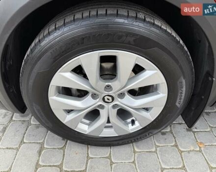 Красный Рено Каптур, объемом двигателя 1.3 л и пробегом 28 тыс. км за 18500 $, фото 3 на Automoto.ua