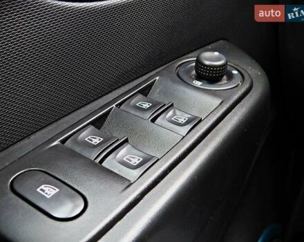 Рено Каптур, объемом двигателя 1.2 л и пробегом 122 тыс. км за 11500 $, фото 8 на Automoto.ua