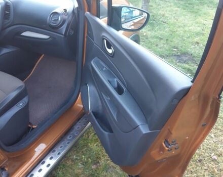 Желтый Рено Каптур, объемом двигателя 1.2 л и пробегом 63 тыс. км за 333 $, фото 17 на Automoto.ua