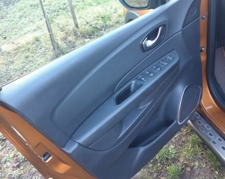 Желтый Рено Каптур, объемом двигателя 1.2 л и пробегом 63 тыс. км за 333 $, фото 11 на Automoto.ua