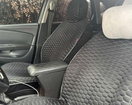 Серый Рено Каптур, объемом двигателя 1.5 л и пробегом 147 тыс. км за 8999 $, фото 6 на Automoto.ua