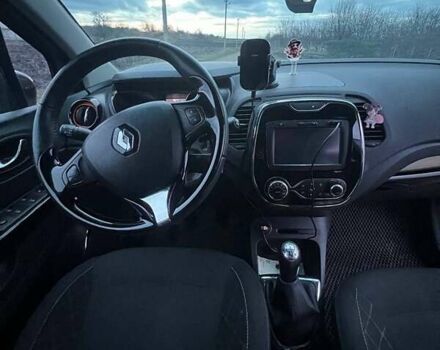 Серый Рено Каптур, объемом двигателя 1.46 л и пробегом 78 тыс. км за 10000 $, фото 3 на Automoto.ua