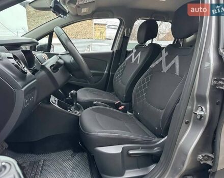 Сірий Рено Каптур, об'ємом двигуна 1.2 л та пробігом 179 тис. км за 11990 $, фото 8 на Automoto.ua