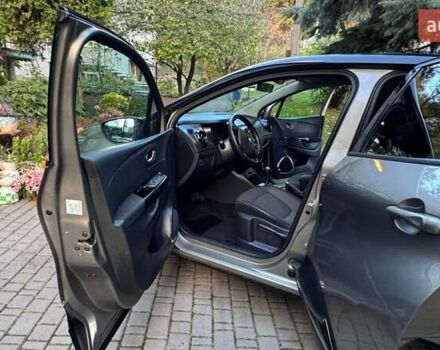 Рено Каптур 2016 в Львове на Automoto.ua Серый Рено Каптур, объемом двигателя 1.2 л и пробегом 80 тыс. км за 10700 $, фото 3 на Automoto.ua