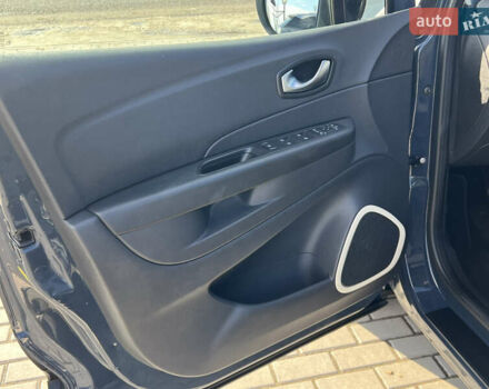 Серый Рено Каптур, объемом двигателя 1.46 л и пробегом 190 тыс. км за 12143 $, фото 10 на Automoto.ua