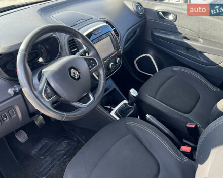 Серый Рено Каптур, объемом двигателя 1.46 л и пробегом 190 тыс. км за 12143 $, фото 12 на Automoto.ua