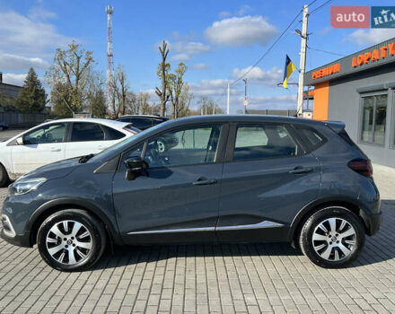 Серый Рено Каптур, объемом двигателя 1.46 л и пробегом 190 тыс. км за 12143 $, фото 3 на Automoto.ua