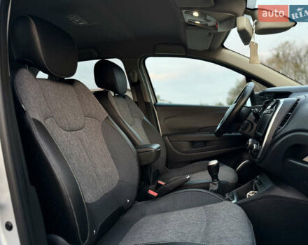 Серый Рено Каптур, объемом двигателя 0 л и пробегом 114 тыс. км за 8599 $, фото 38 на Automoto.ua