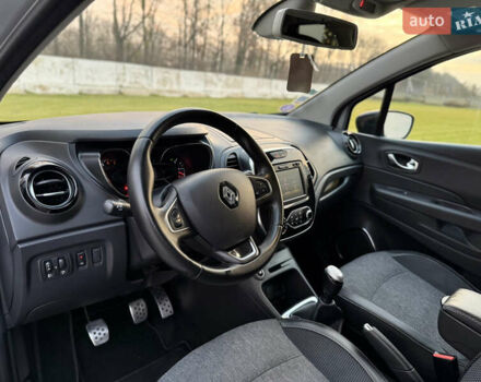 Серый Рено Каптур, объемом двигателя 0 л и пробегом 114 тыс. км за 8599 $, фото 24 на Automoto.ua