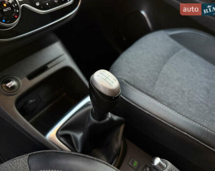 Серый Рено Каптур, объемом двигателя 0 л и пробегом 114 тыс. км за 8599 $, фото 28 на Automoto.ua