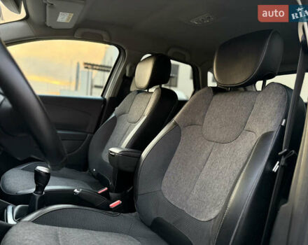 Серый Рено Каптур, объемом двигателя 0 л и пробегом 114 тыс. км за 8599 $, фото 22 на Automoto.ua