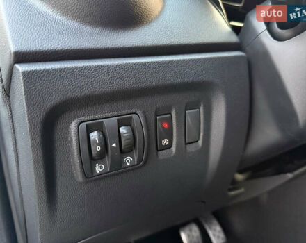 Серый Рено Каптур, объемом двигателя 0 л и пробегом 114 тыс. км за 8599 $, фото 27 на Automoto.ua