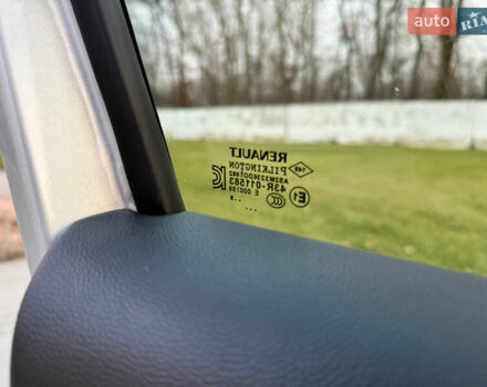 Серый Рено Каптур, объемом двигателя 0 л и пробегом 114 тыс. км за 8599 $, фото 18 на Automoto.ua